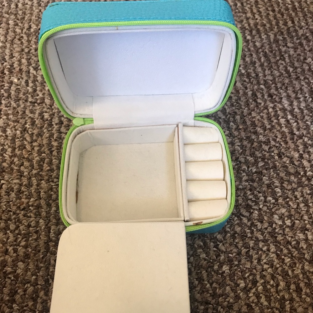 Jewelry travel case
